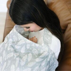 Bebe au Lait Fern Patterned Nursing Cover - Gray and White
